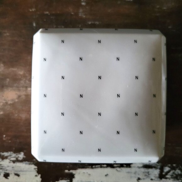 Vintage Japanese Cosmetic Norell Porcelain Powder Dresser Vanity Box, N Monogram - Picture 8 of 11